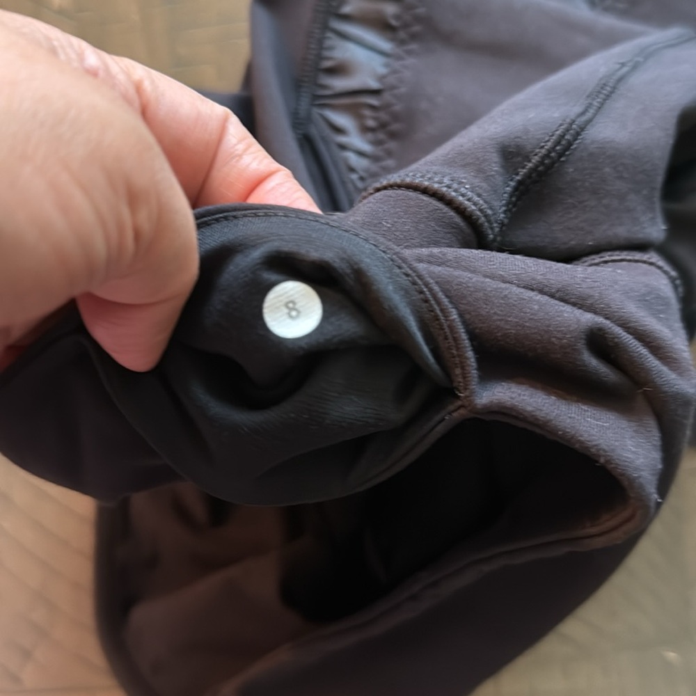 Lululemon leggings ((8) - Picture 7 of 7
